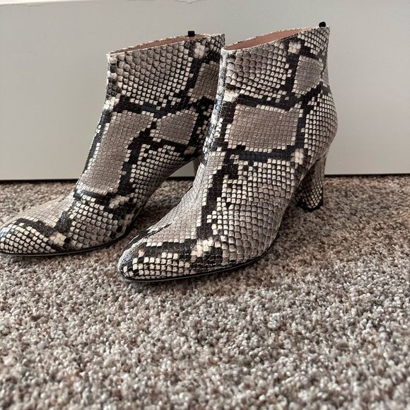 Sarah Jessica Parker snake skin boots - Picture 1 of 5